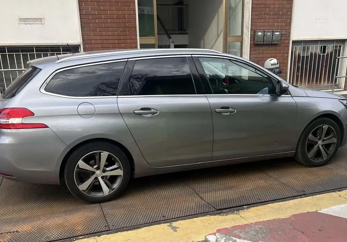 Usata Peugeot 308 SW Allure 150 CV (110 kW) 2016 Grigio Station wagon