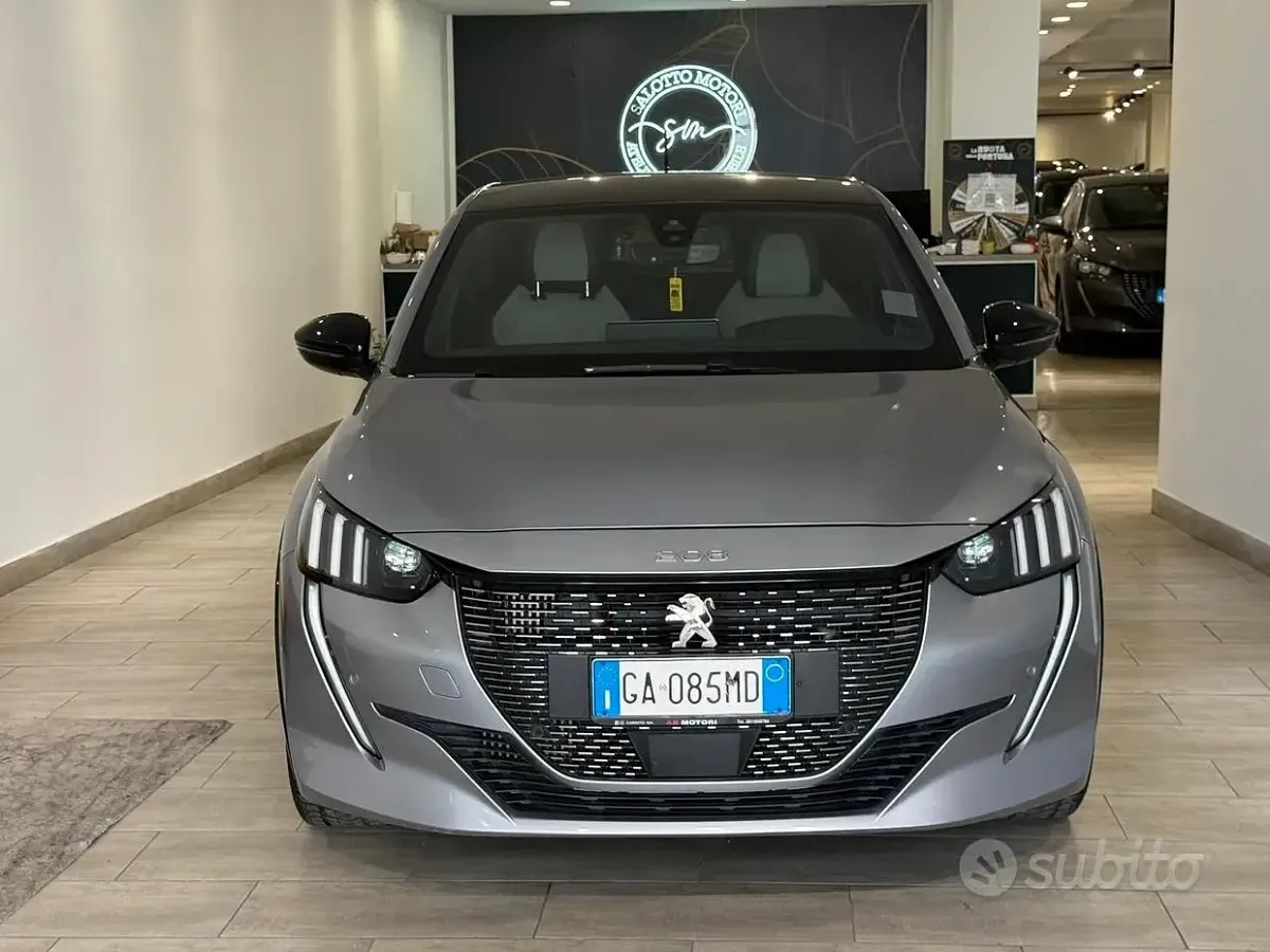 Usata Peugeot 208 GT 101 CV (74 kW) 2020 Grigio Utilitaria