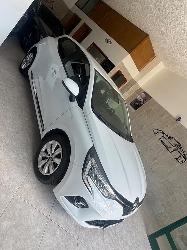 Usata Renault Clio V Zen 86 CV (63 kW) 2020 Bianco Berlina