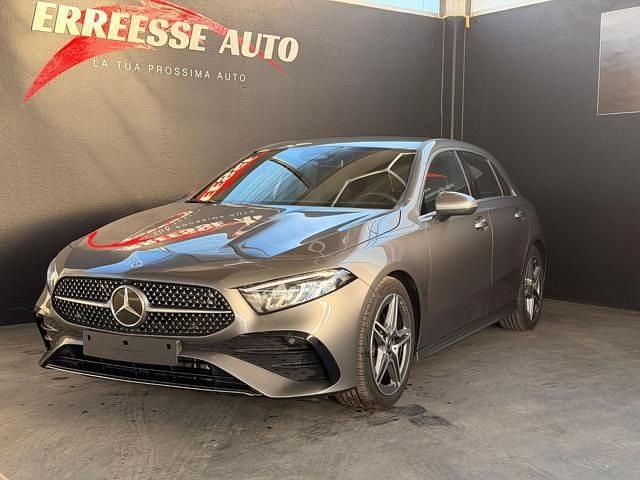Grigio Usata 2025 Mercedes A200 AMG Line Premium | 36.900 € - Immagine 1/4