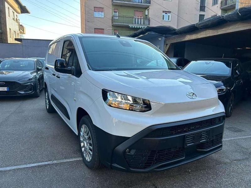 Bianco Nuova 2025 Toyota Proace City City Monovolume | 19.790 € (Ottimo prezzo) - Immagine 1/4