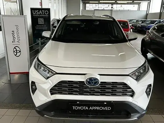 Usata Toyota RAV4 Hybrid 2022 Super white SUV