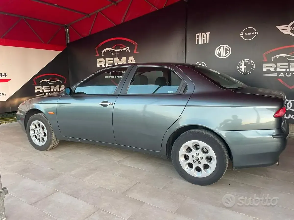 Usata Alfa Romeo 156 Distinctive 140 CV (102 kW) 2001 Grigio Berlina