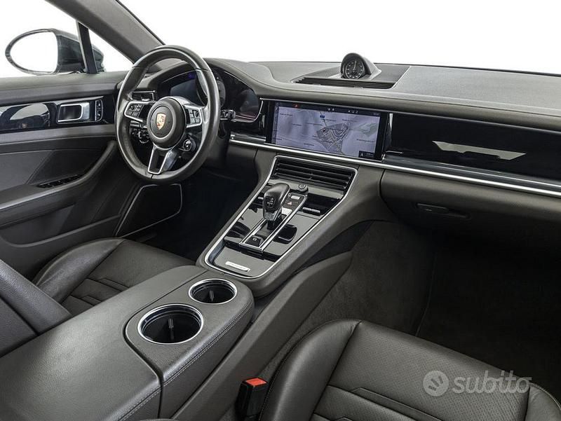 Usata Porsche Panamera 330 CV (242 kW) 2019 Grigio Berlina