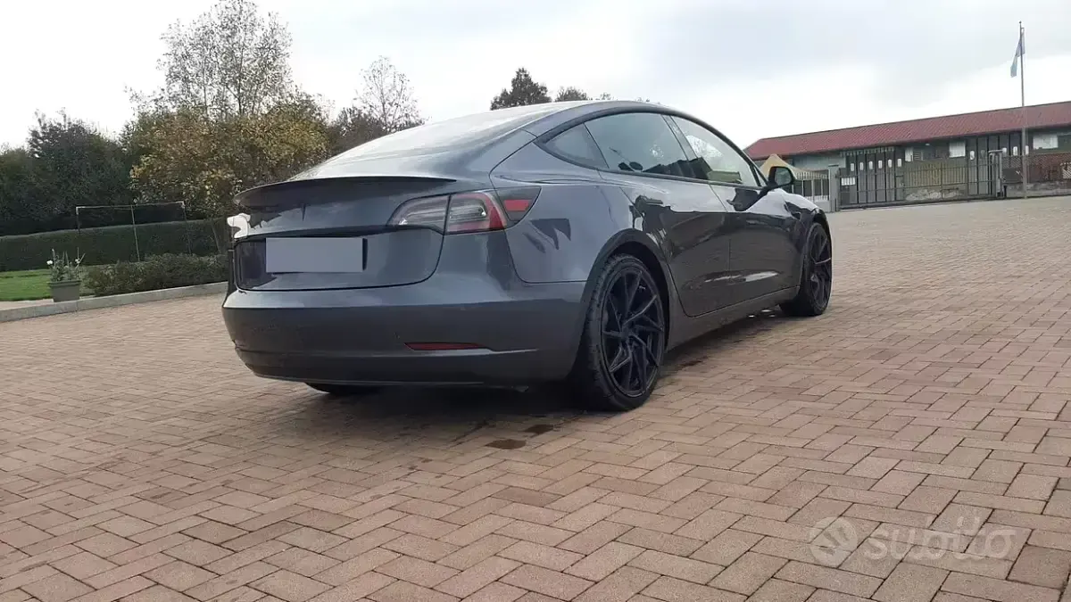 Usata Tesla Model 3 Performance 155 kW (211 CV) 2019 Grigio Berlina