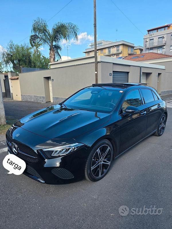 Nero Usata 2024 Mercedes A200 Premium Tre volumi | 36.500 € - Immagine 1/4