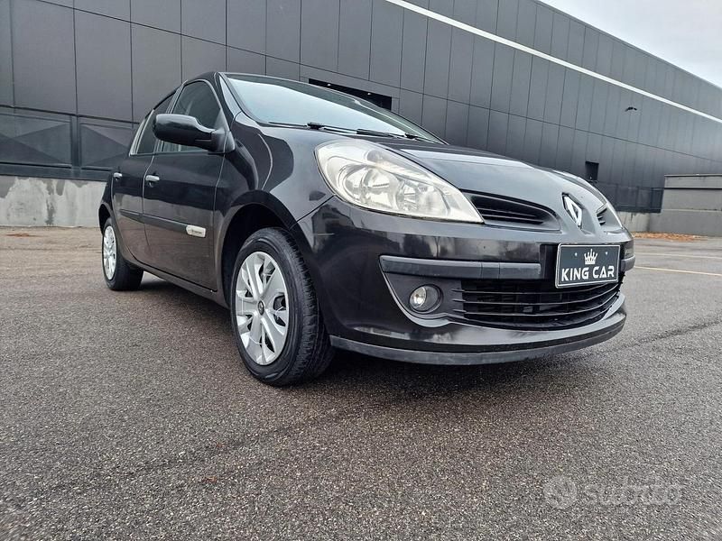 Usata Renault Clio II LE 101 CV (74 kW) 2008 Nero Berlina