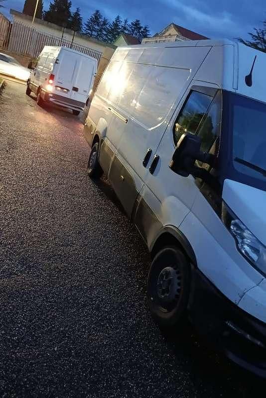 Usata Iveco Daily 136 CV (100 kW) 2023 Bianco Furgone