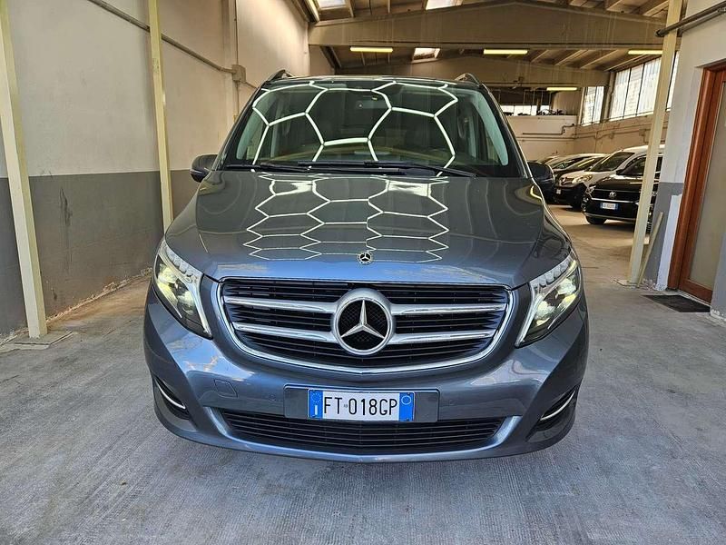 Usata Mercedes V250 Premium 190 CV (139 kW) 2019 Grigio Monovolume
