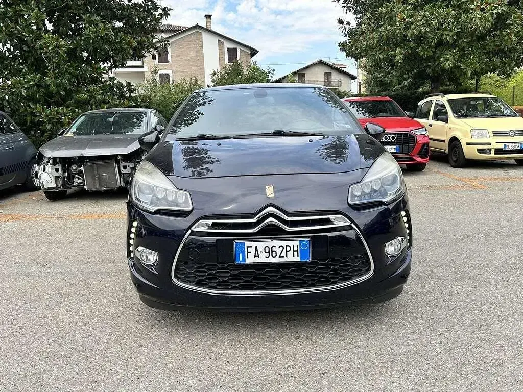 Usata DS Automobiles DS3 So Chic 110 CV (80 kW) 2015 Nero Berlina