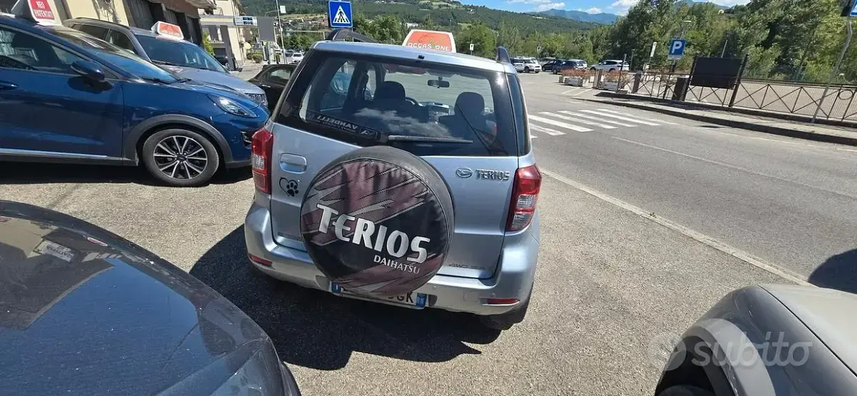Usata Daihatsu Terios 105 CV (77 kW) 2007 Grigio SUV