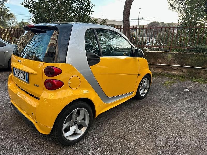 Usata Smart ForTwo Coupé 71 CV (52 kW) 2014 Giallo Coupé
