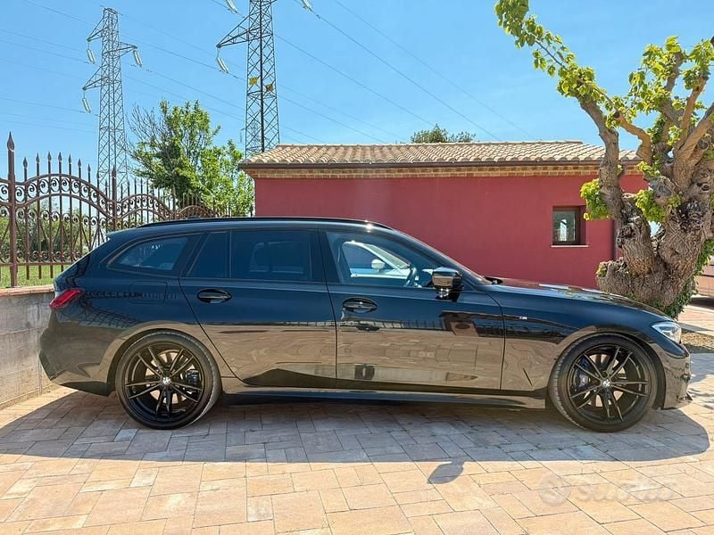 Usata BMW 320 Efficient Dynamics 190 CV (139 kW) 2020 Nero Station wagon