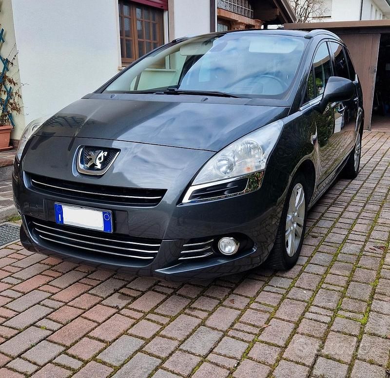 Usata Peugeot 5008 112 CV (82 kW) 2011 Monovolume