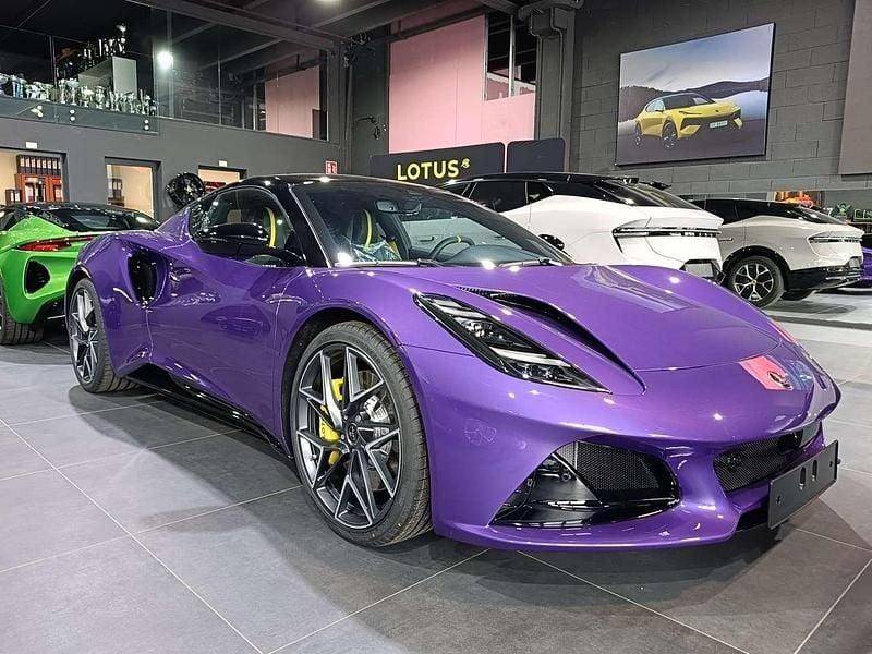 Nuova Lotus Emira 405 CV (297 kW) 2026 Purple haze Coupé