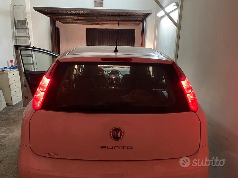 Usata Fiat Punto Street 95 CV (69 kW) 2017 Bianco Berlina