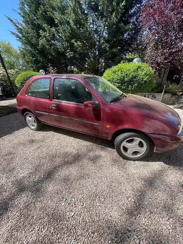 Usata Ford Fiesta 1999 Utilitaria