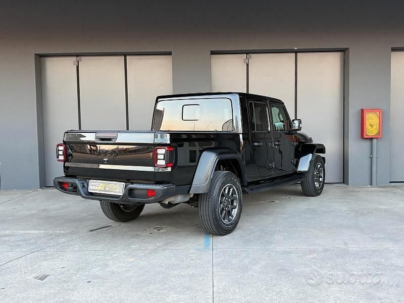 Usata Jeep Gladiator Overland 264 CV (194 kW) 2021 Nero Pick-up