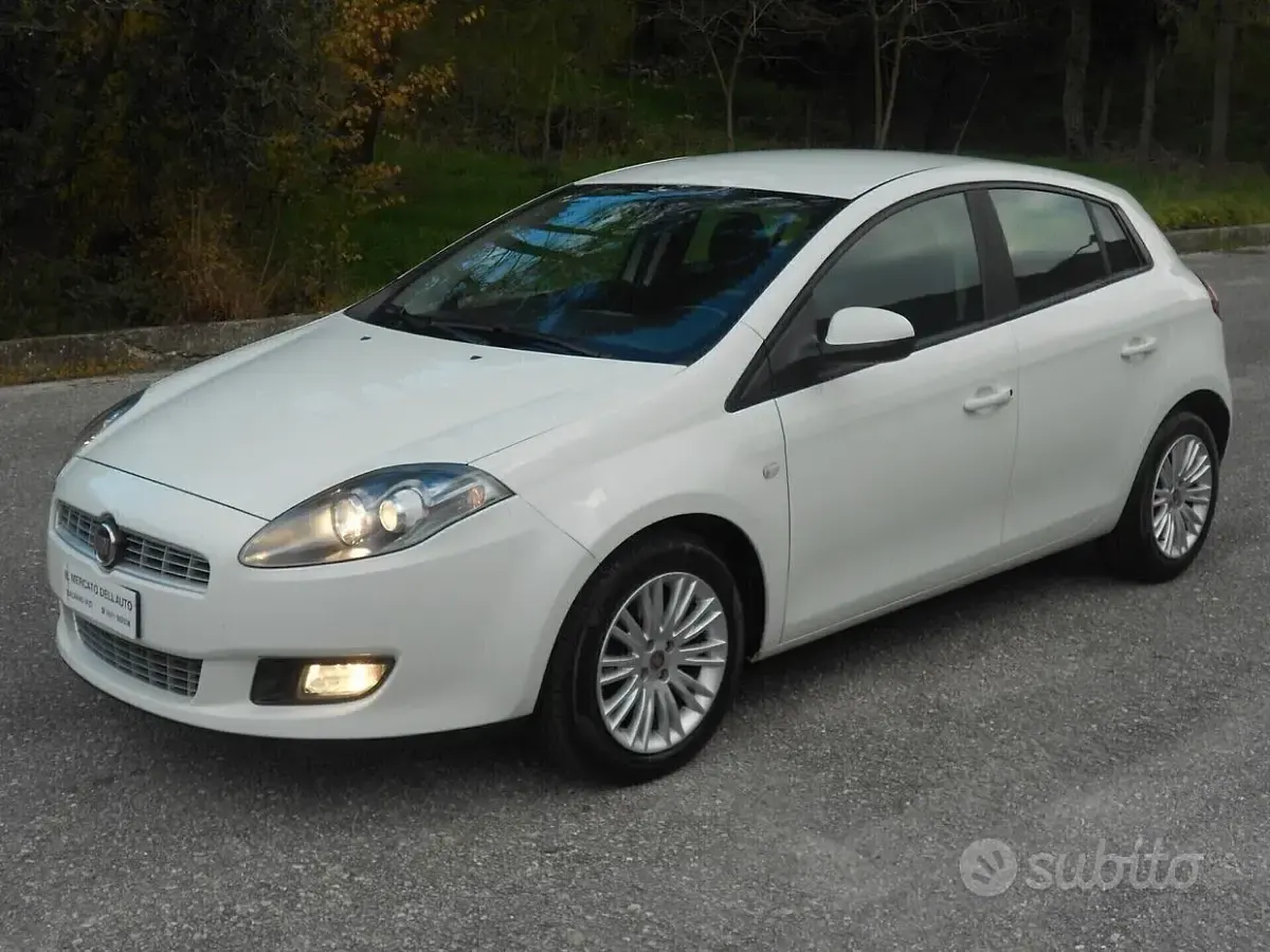 Usata Fiat Bravo 120 CV (88 kW) 2010 Bianco Utilitaria