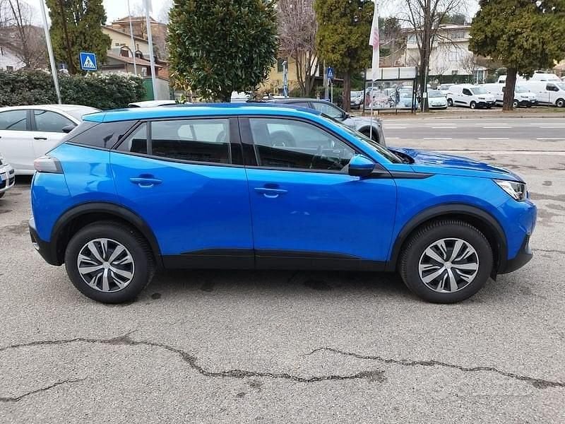 Usata Peugeot 2008 Active 101 CV (74 kW) 2021 Blu SUV