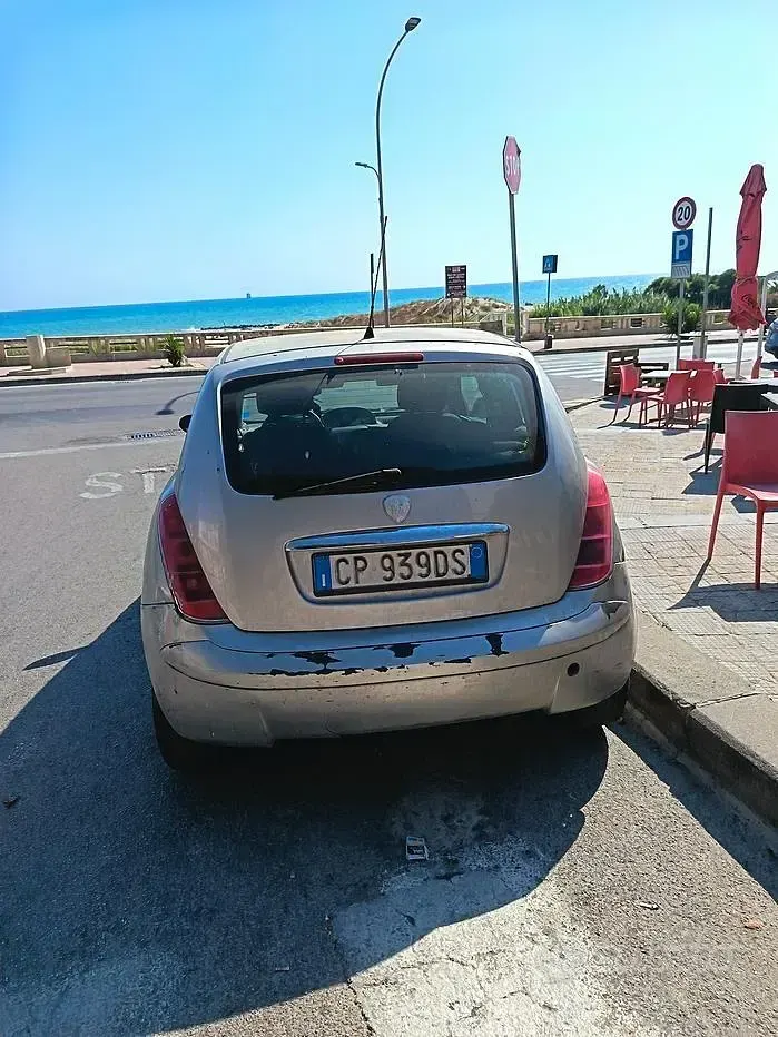 Usata Lancia Ypsilon 80 CV (58 kW) 2004 Utilitaria