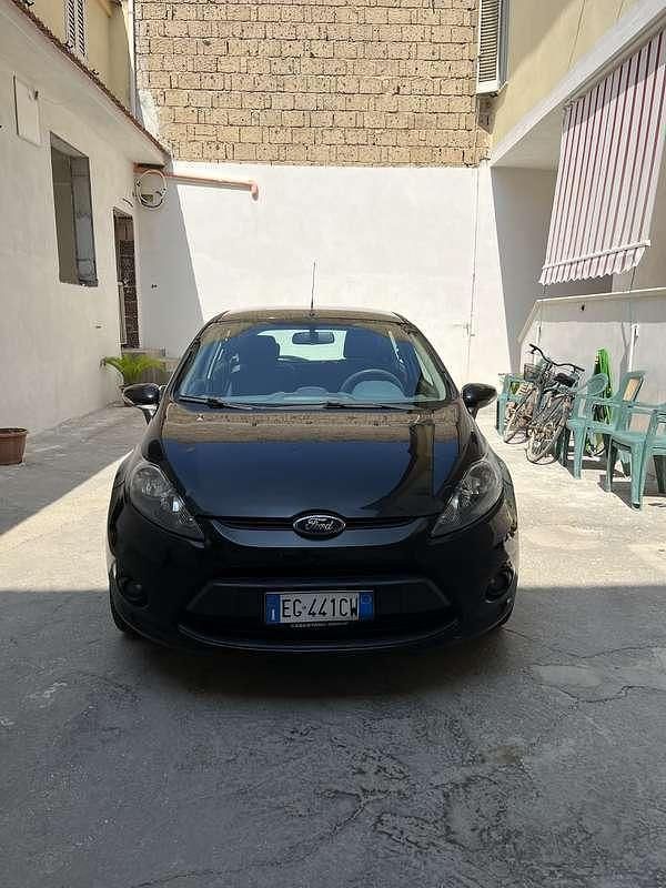 Usata 2009 Ford Fiesta Due volumi | 2800 € (Ottimo prezzo) - Immagine 1/4
