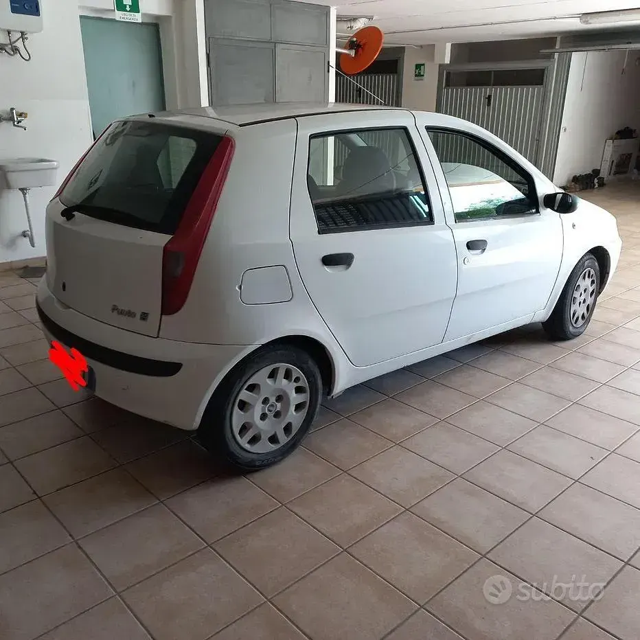Usata Fiat Punto 80 CV (58 kW) 2002 Bianco Utilitaria