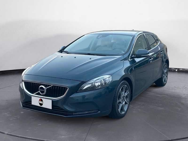 Blu Usata 2017 Volvo V40 Ocean Race Tre volumi | 9900 € (Ottimo prezzo) - Immagine 1/4