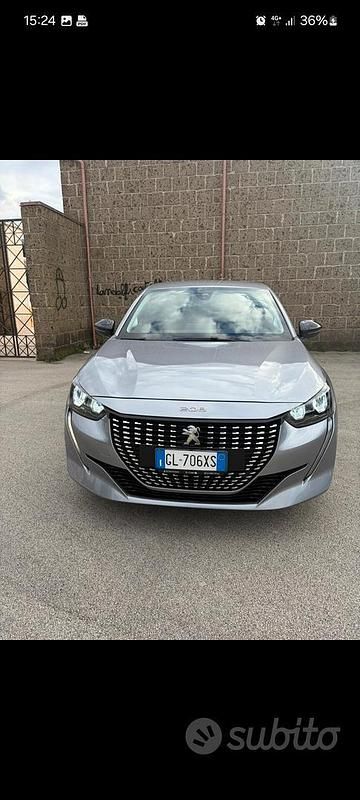 Grigio Usata 2022 Peugeot 208 Allure Due volumi | 13.499 € (Buon prezzo) - Immagine 1/4