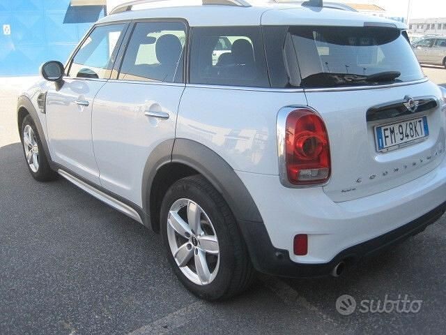 Usata Mini Cooper D Countryman Business 150 CV (110 kW) 2017 Bianco SUV