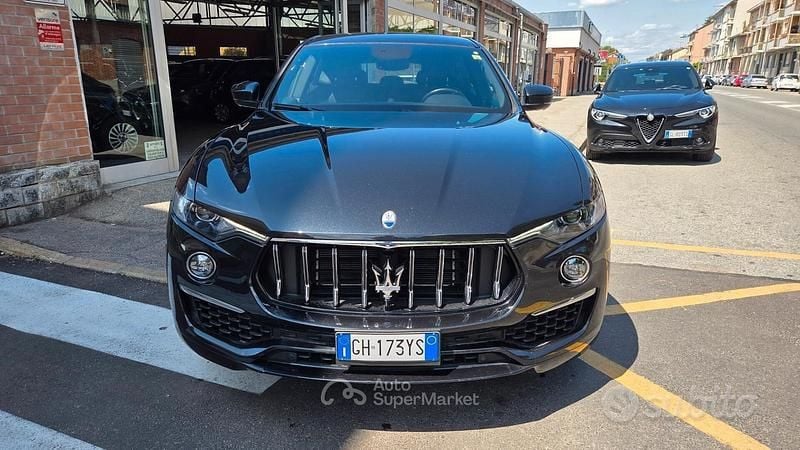 Begagnad Maserati Levante GT 330 HK (242 kW) 2022 Svart SUV