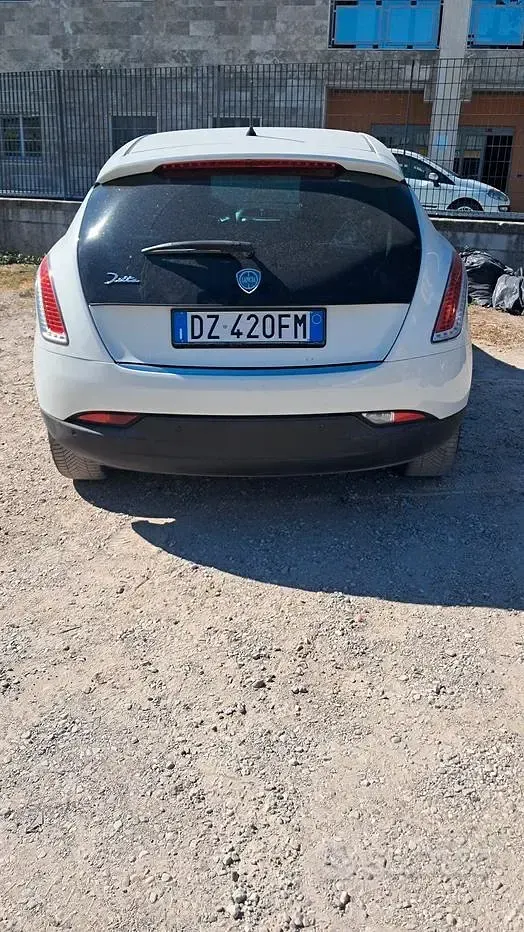 Usata Lancia Delta 120 CV (88 kW) 2009 Bianco Utilitaria