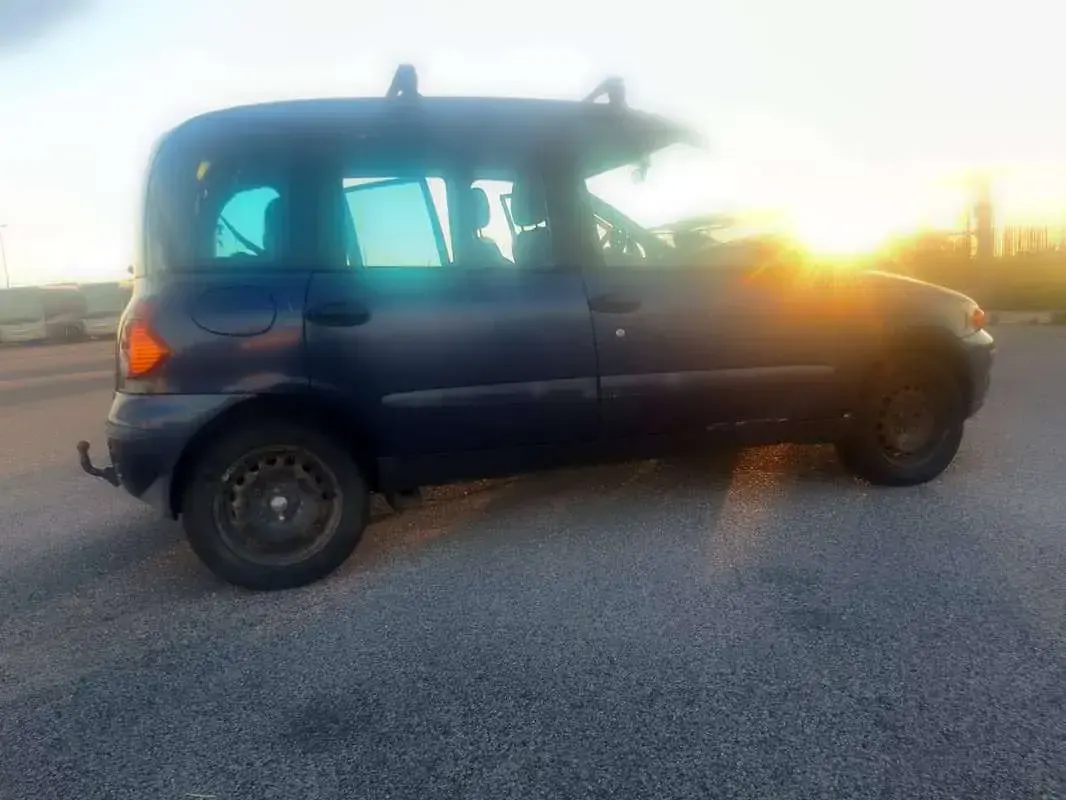 Usata Fiat Multipla 103 CV (75 kW) 2002 Blu/azzurro Monovolume