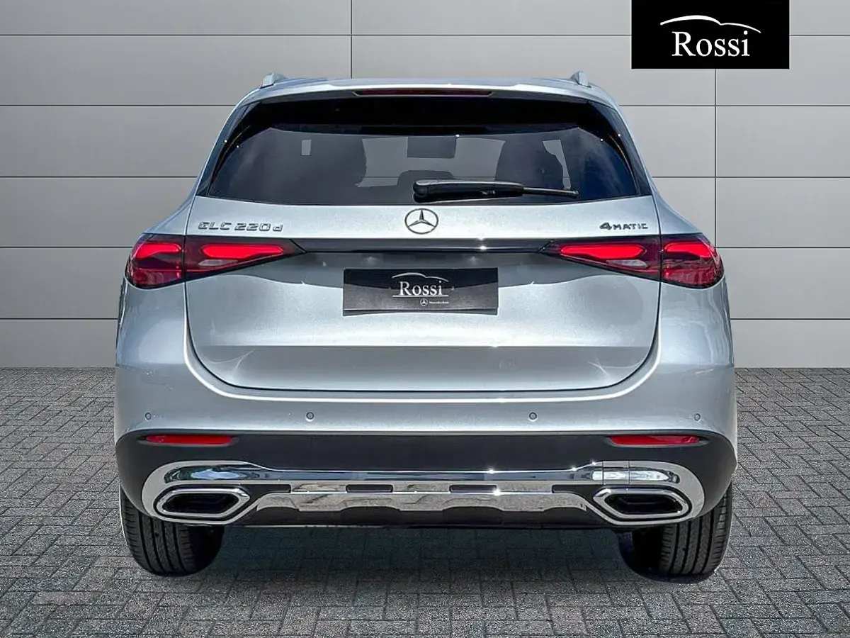 Nuova Mercedes GLC220 197 CV (144 kW) 2025 Bianco polare SUV