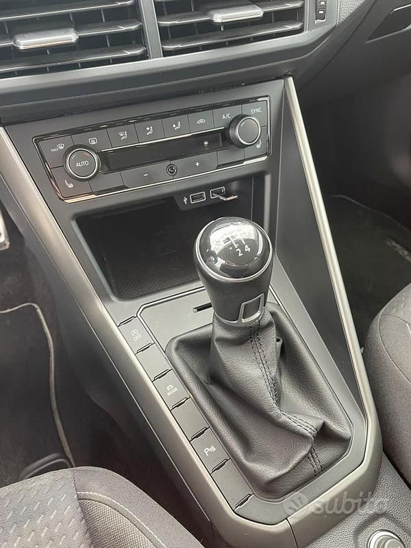 Usata VW Polo 95 CV (69 kW) 2018 Nero Utilitaria