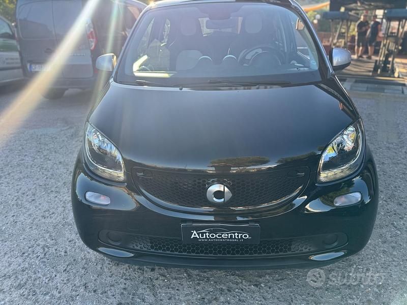 Usata Smart ForFour Passion 71 CV (52 kW) 2015 Nero Utilitaria