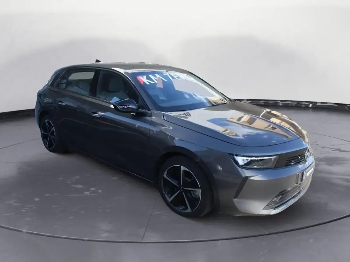 Używany Opel Astra Edition 181 KM (133 kW) 2023 Szary Hatchback