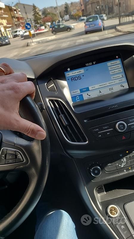 Usata Ford Focus Business Edition 120 CV (88 kW) 2017 Grigio Station wagon