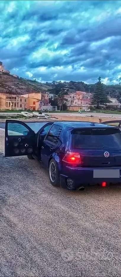 Usata VW Golf IV 130 CV (95 kW) 2000 Bluazzurro Berlina