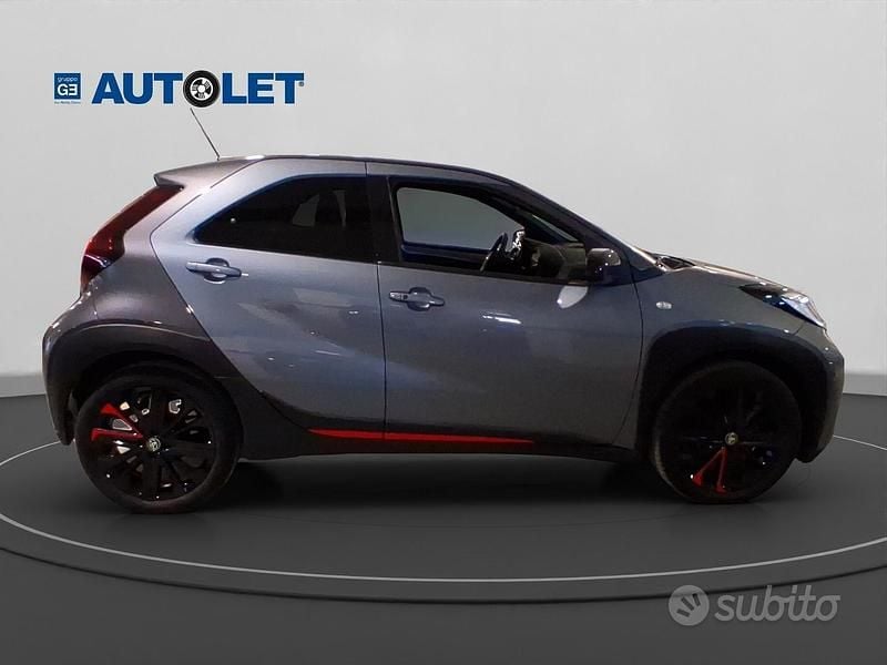 Usata Toyota Aygo X 72 CV (52 kW) 2023 Blu SUV