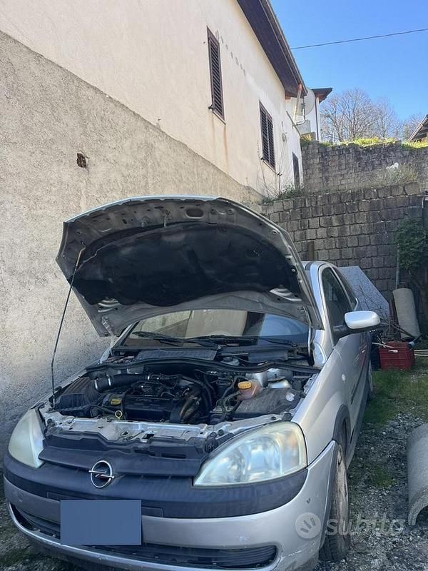 Usata Opel Corsa 65 CV (47 kW) 2001 Grigio Utilitaria