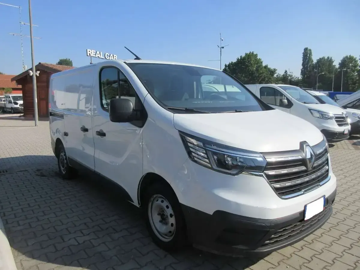 Usata Renault Trafic 110 CV (80 kW) 2022 Bianco Monovolume