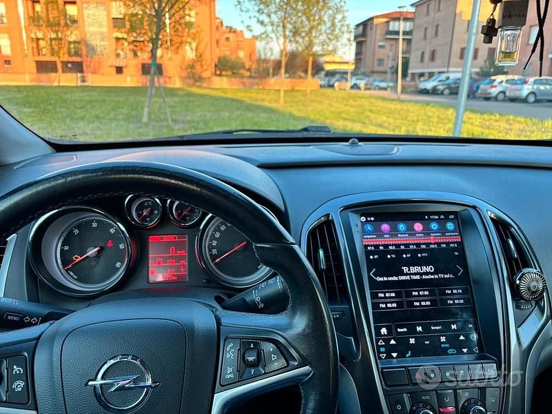 Usata Opel Astra 130 CV (95 kW) 2013 Grigio Station wagon