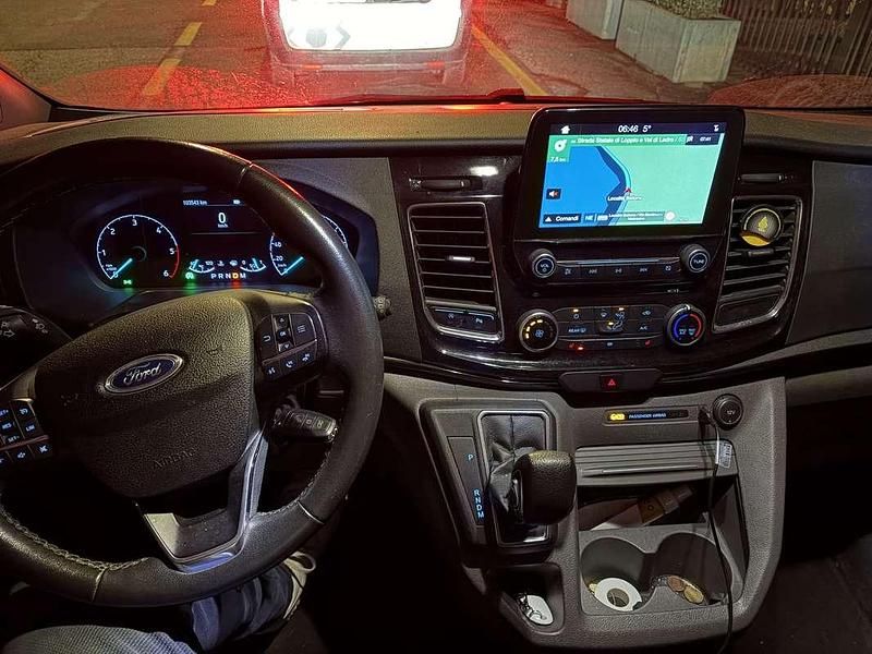 Usata Ford Tourneo Custom Sport 170 CV (125 kW) 2018 Grigio Furgone