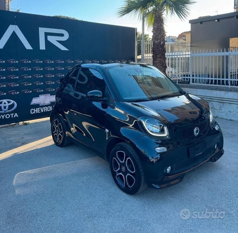 Usata Smart ForTwo Coupé Prime 71 CV (52 kW) 2016 Nero Cabrio