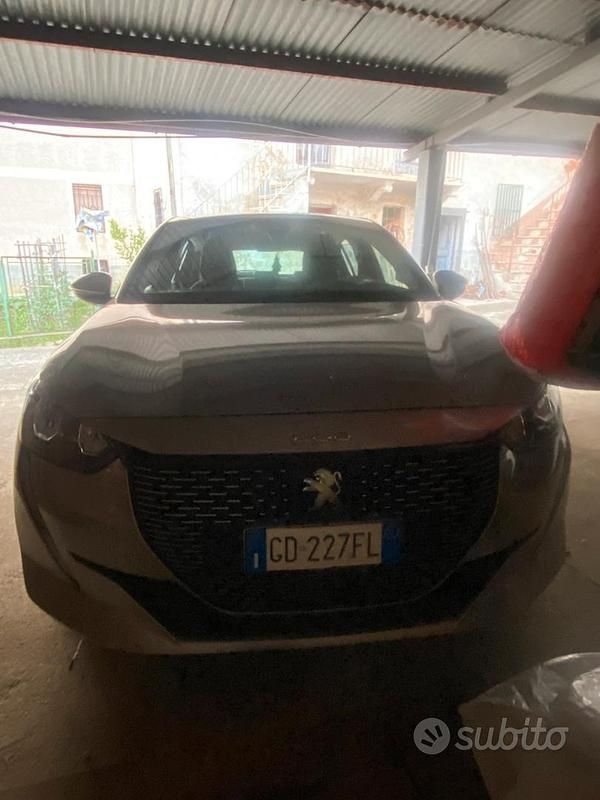 Usata Peugeot 208 100 kW (136 CV) 2020 Grigio Utilitaria