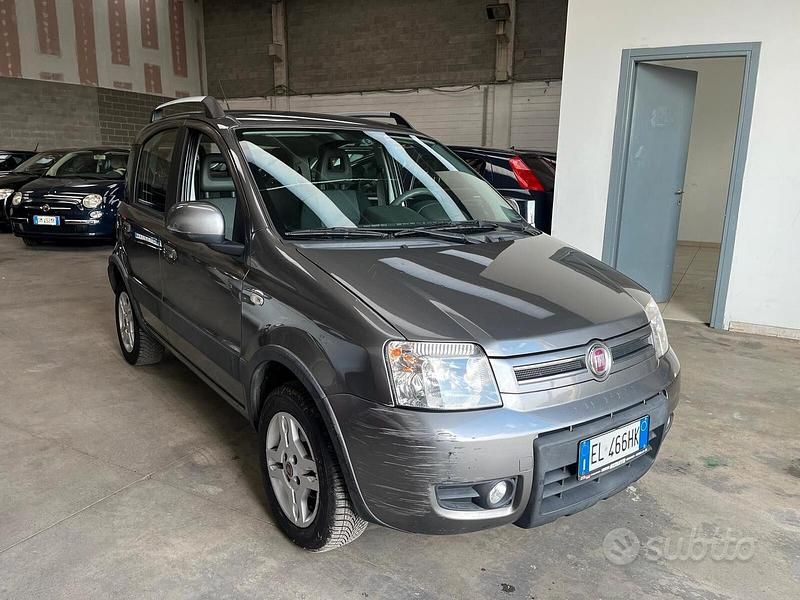 Usata Fiat Panda Climbing 77 CV (56 kW) 2012 Grigio Utilitaria