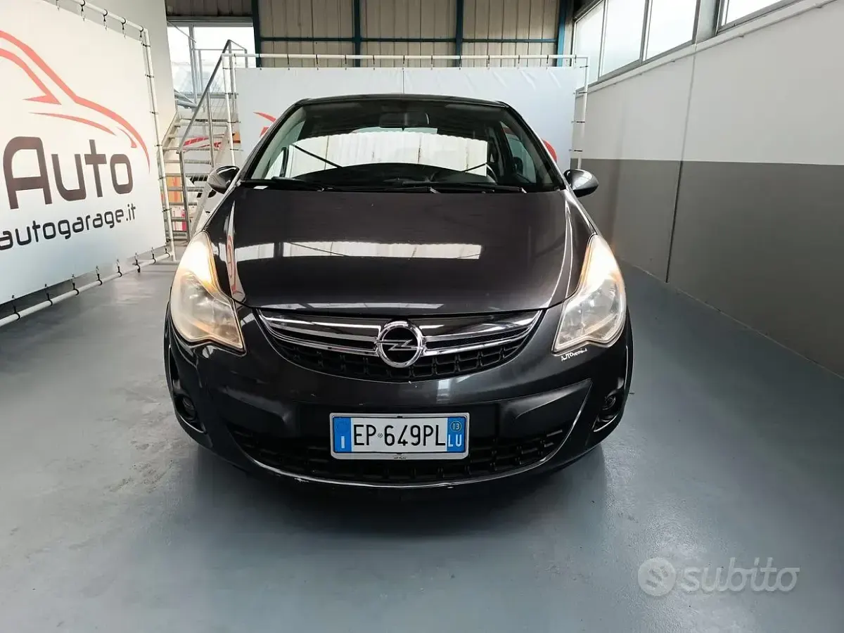 Usado Opel Corsa 86 HP (63 kW) 2013 Cinzento Citadino