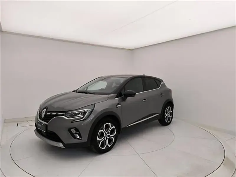 Usata Renault Captur Intens 101 CV (74 kW) 2023 Grigio scuro SUV