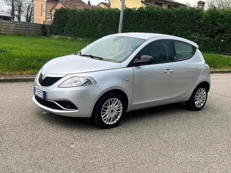 Usata Lancia Ypsilon 2017 Grigio Utilitaria